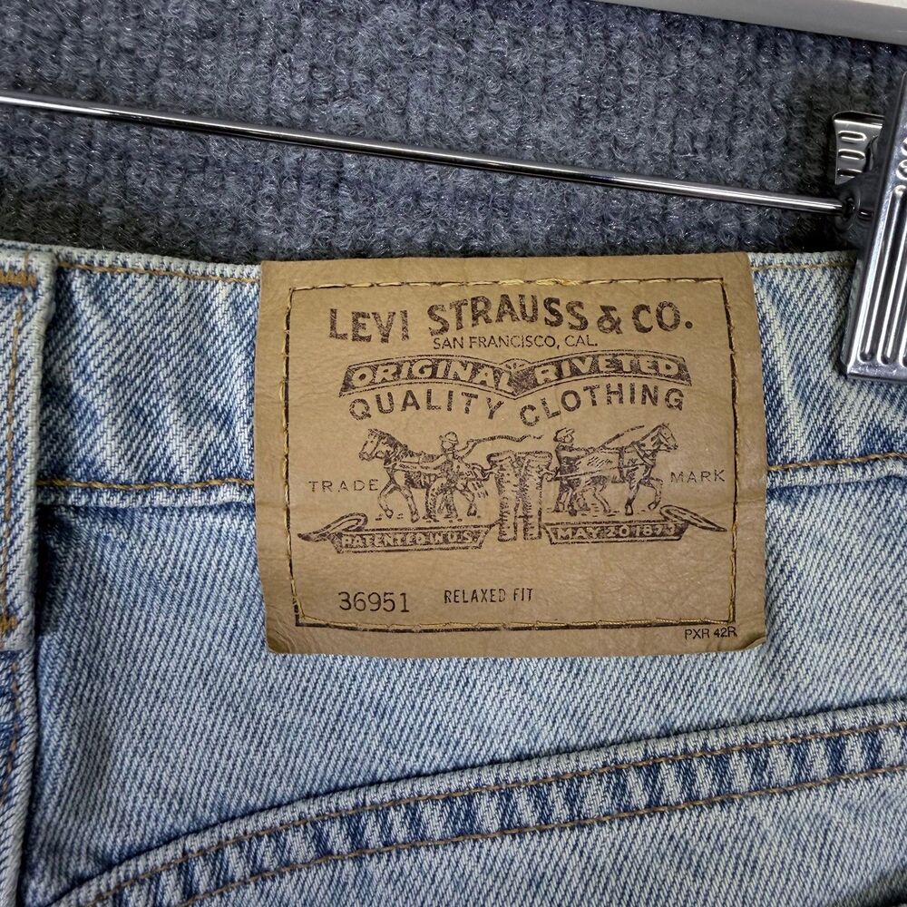 Levis Women 950 Relaxed Fit Denim Shorts Size 8 Light Wash High Rise Vintage 90s - Picture 11 of 12